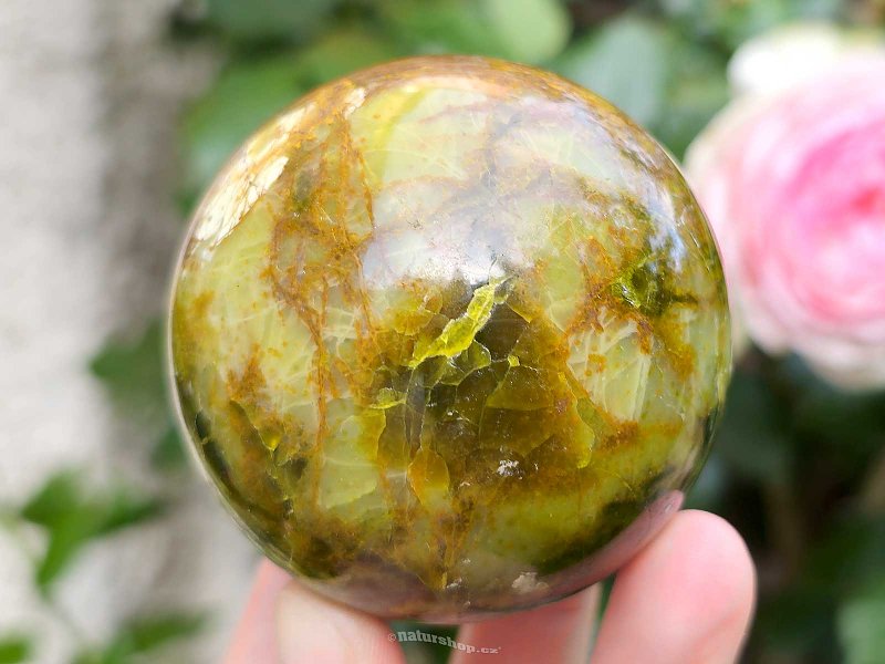 Ball green opal Ø62mm Madagascar
