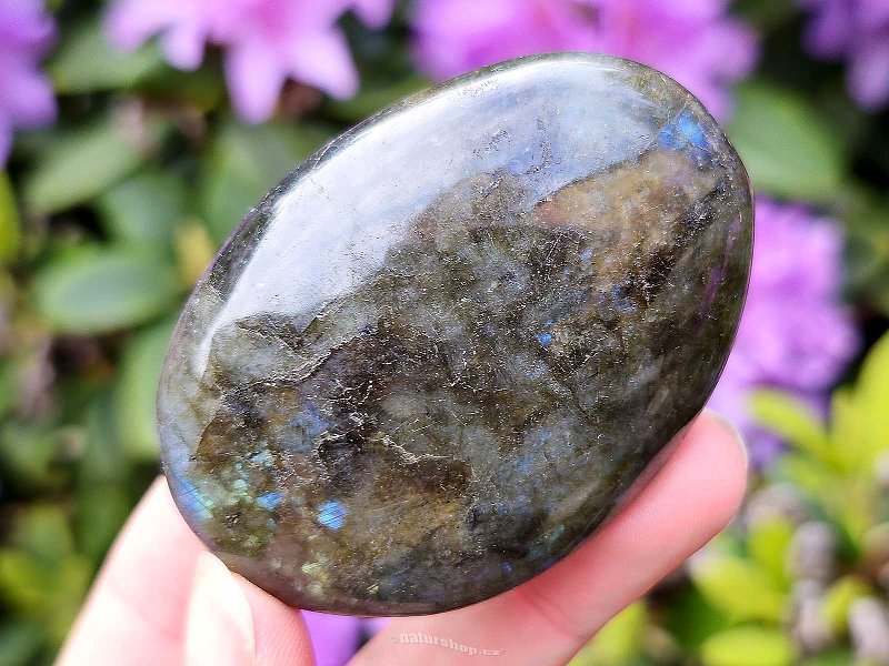 Smooth labradorite stone from Madagascar 103g