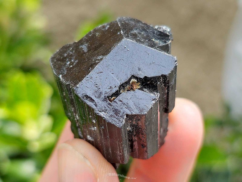 Tourmaline black skoryl crystal (39g) from Madagascar