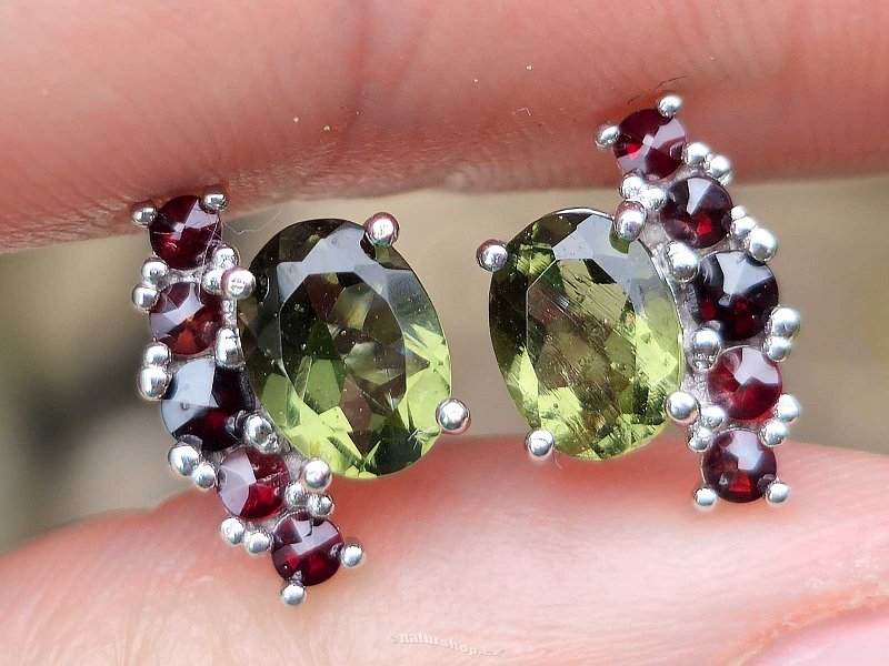 Earrings vltavine oval cut + garnets Ag 925/1000 + Rh