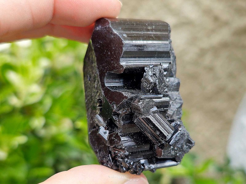Turmalín černý skoryl krystal 102g z Madagaskaru