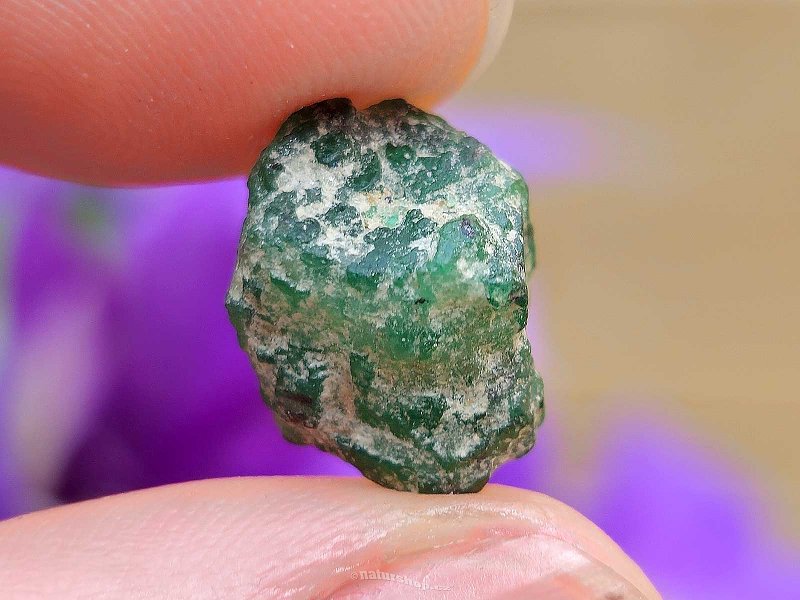 Přírodní krystal smaragd z Pákistánu (1,6g)