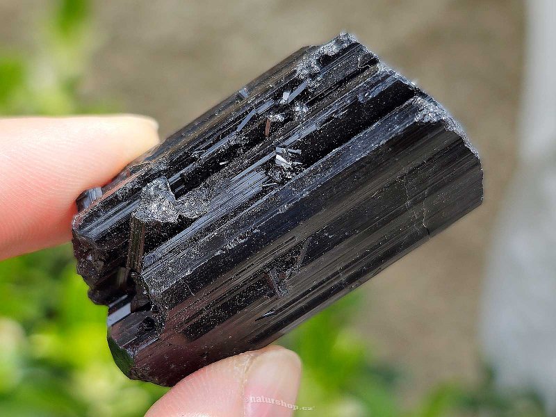 Turmalín černý skoryl krystal (38g) z Madagaskaru
