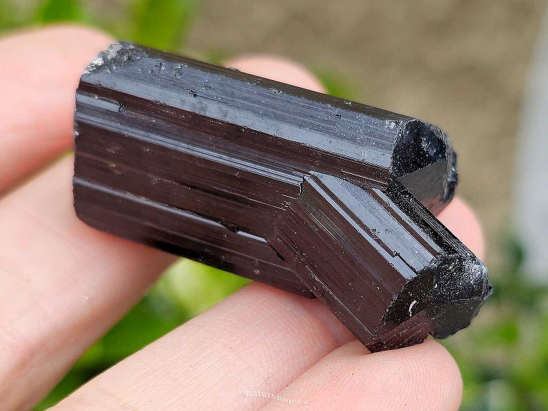Turmalín černý skoryl krystal 33g z Madagaskaru