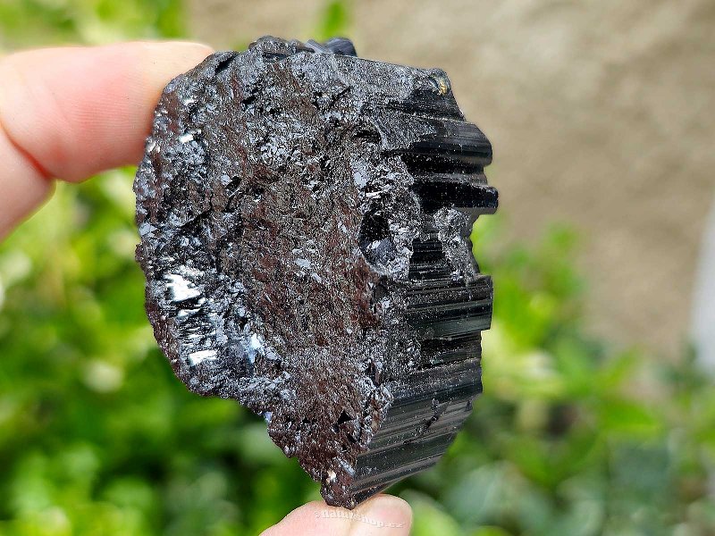 Tourmaline black skoryl crystal (79g) from Madagascar
