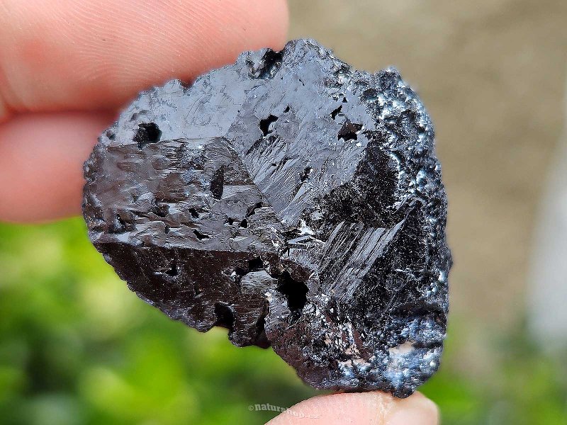 Turmalín černý skoryl krystal 38g z Madagaskaru