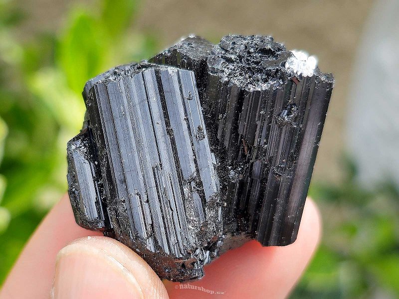 Tourmaline black skoryl crystal (33g) from Madagascar