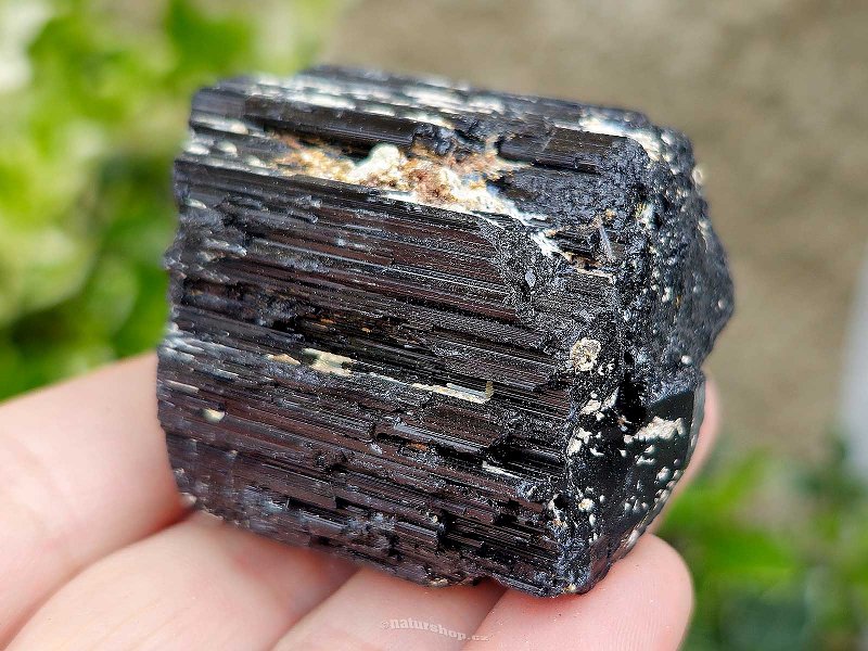 Turmalín černý skoryl krystal 109g z Madagaskaru