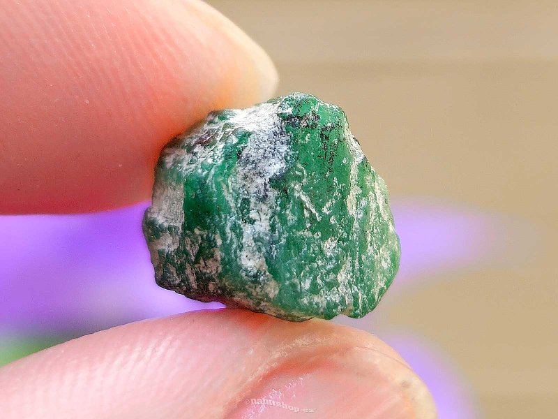 Natural crystal emerald from Pakistan 1.6g