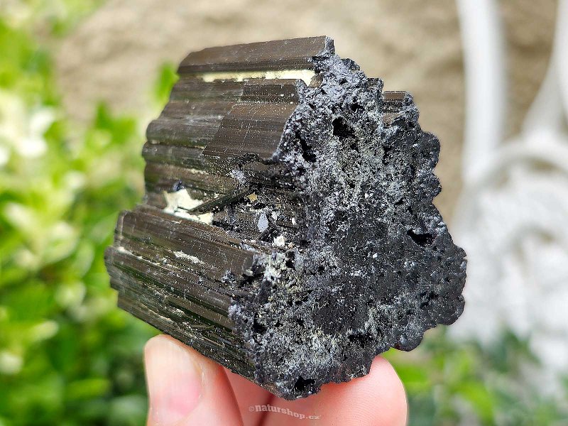 Turmalín černý skoryl krystal 229g z Madagaskaru