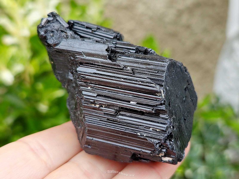 Turmalín černý skoryl krystal (159g) z Madagaskaru