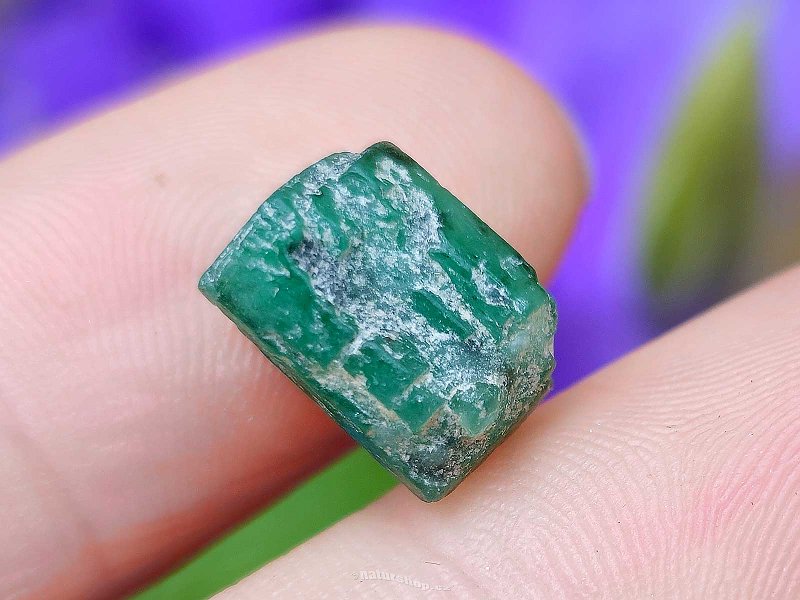 Natural crystal emerald from Pakistan 1.1g