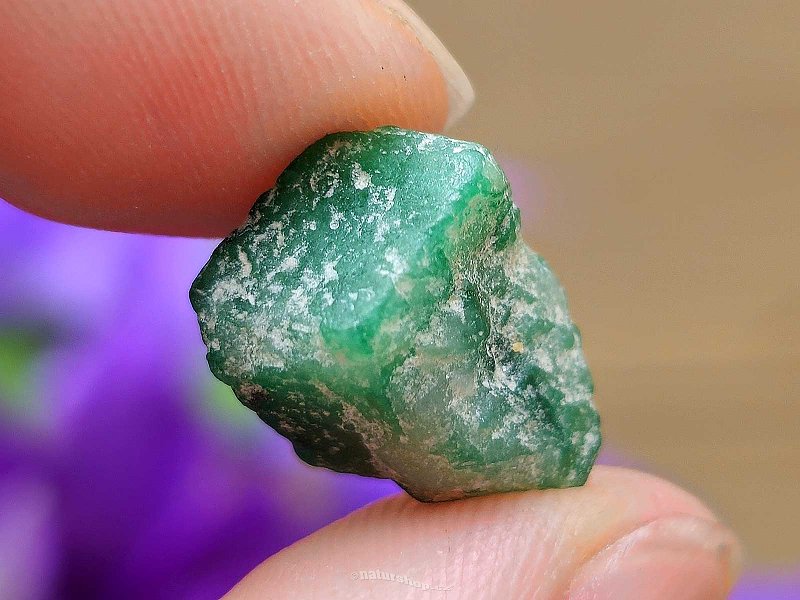 Přírodní krystal smaragd z Pákistánu 1,8g