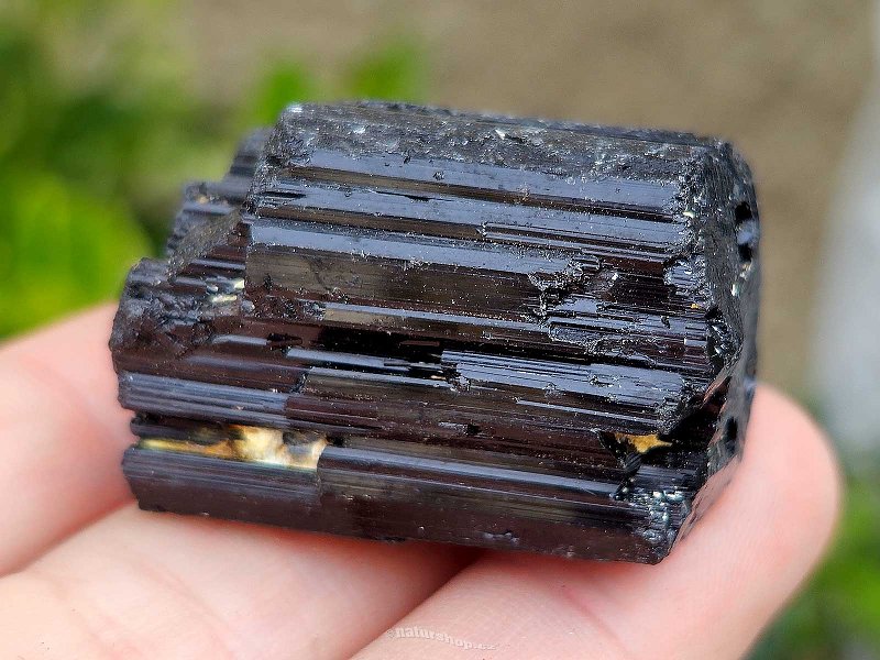 Turmalín černý skoryl krystal (40g) z Madagaskaru