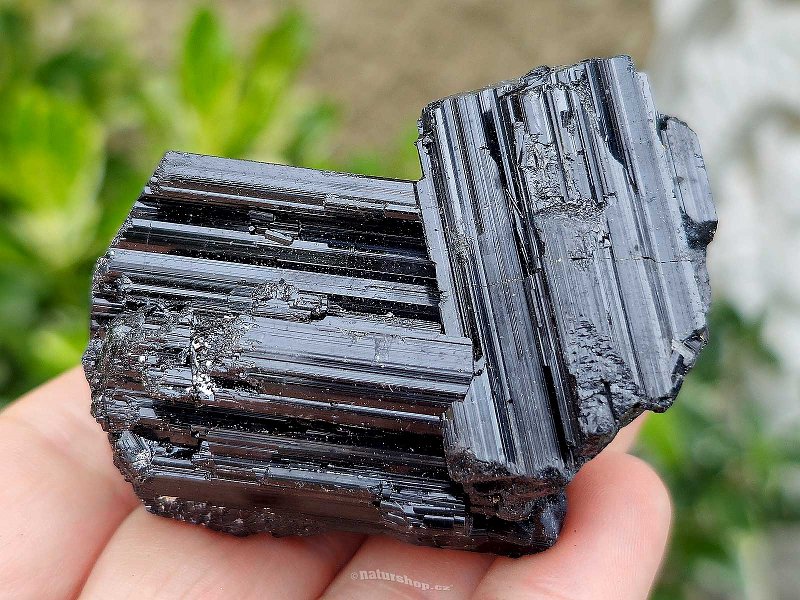 Turmalín černý skoryl krystal 107g z Madagaskaru
