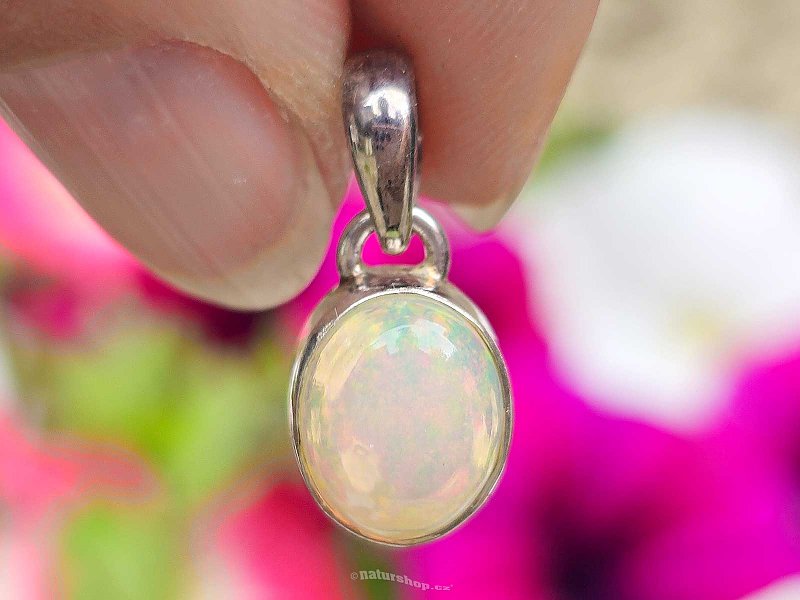 Expensive opal pendant oval Ag 925/1000 1.4g from Ethiopia