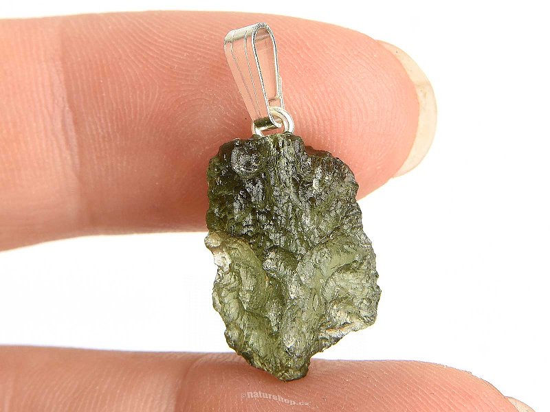 Vltavín (Moldavite) přívěsek 1,7g stříbrný úchyt Ag 925/1000