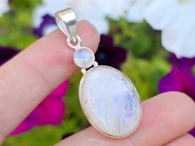 Moonstone oval pendant Ag 925/1000 7.9g