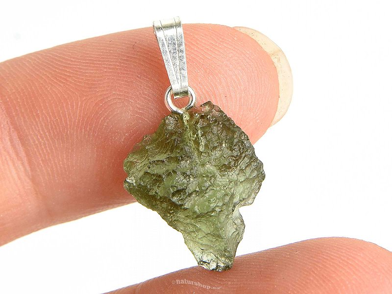 Vltavín (Moldavite) přívěsek 1,3g stříbrný úchyt Ag 925/1000