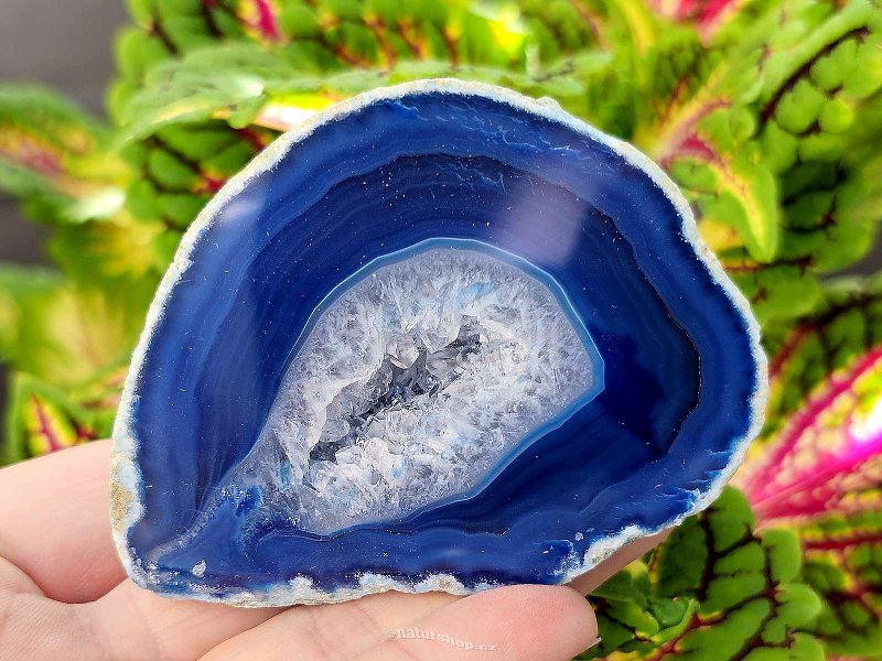 Agate blue dyed geode with cavity 171g from Brazil