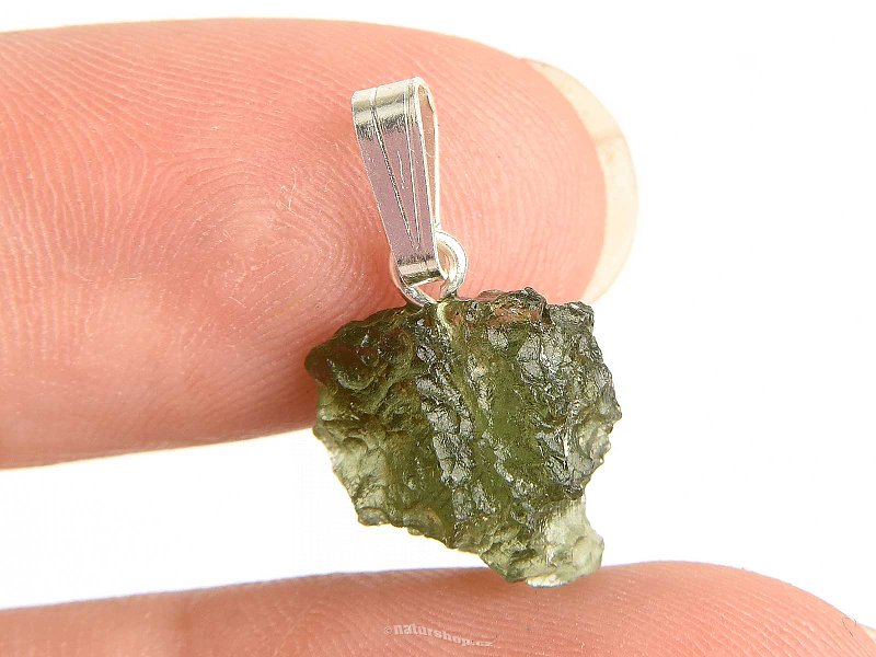 Vltavín (Moldavite) přívěsek 1,0g stříbrný úchyt Ag 925/1000