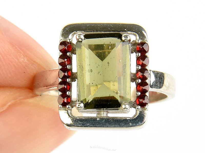 Vltavine and garnets ring rectangle 10 x 7mm Ag 925/1000