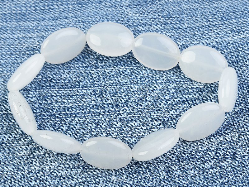 Quartz bracelet white ovals