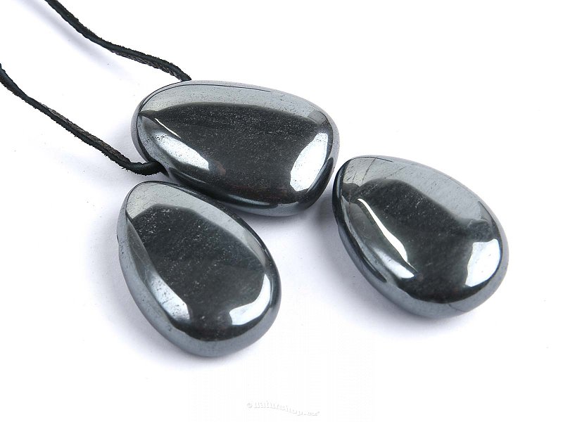 Hematite oval pendant on leather
