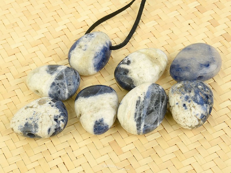 Sodalite oval pendant on leather