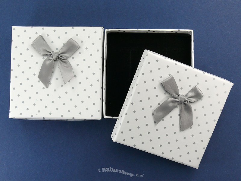 Gift box with white bow 8 x 8cm