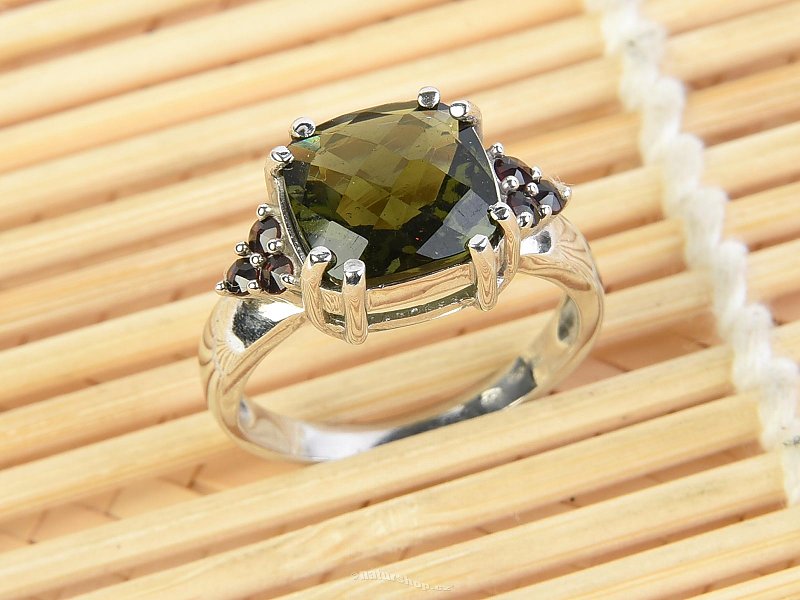 Moldavite square ring with garnets schecker top cut 925/1000 Ag + Rh