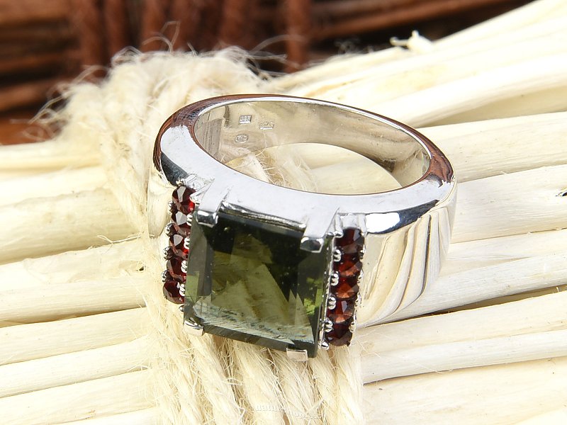 Moldavite garnet ring and a square 10 x 10 mm standard cut 925/1000 Ag + Rh