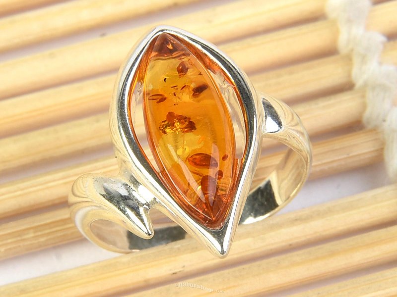 Dámský stříbrný prsten s jantarem Ag 925/1000