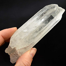 Křišťál spojené přírodní krystaly (110g)