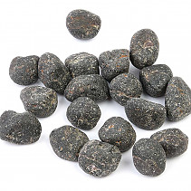 Granát rodolit surový kámen (Tanzánie)