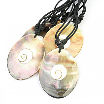 Pearl necklace oval + shiva shell 50mm