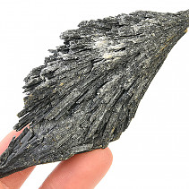 Surový kyanit disten černý (61g)