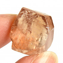 Zlatý topaz surový krystal Pákistán 5,5g