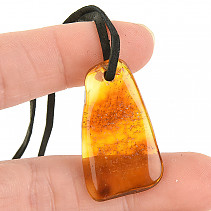 Amber pendant 2.9g on leather