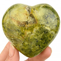 Zelený opál srdce z Madagaskaru 224g