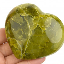 Zelený opál srdce z Madagaskaru 247g