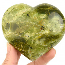 Zelený opál srdce z Madagaskaru 412g