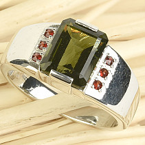 Prsten s vltavínem a granáty obdélník 10x8mm Ag 925/1000 + Rh