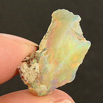 Drahý opál z Etiopie 1,7g v hornině