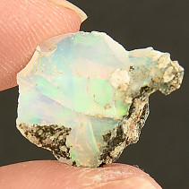 Etiopský opál surový v hornině (1,0g)