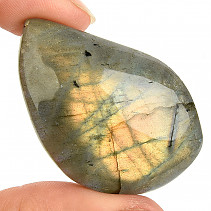 Labradorite in the shape of a muggle with colored reflections 20g