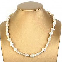 Náhrdelník bílé perly křížky 49cm
