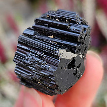 Turmalín černý surový krystal skoryl (Madagaskar) 30g