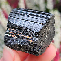 Turmalín černý surový krystal skoryl (Madagaskar) 52g