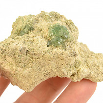 Green spinel raw in mother rock Africa77g